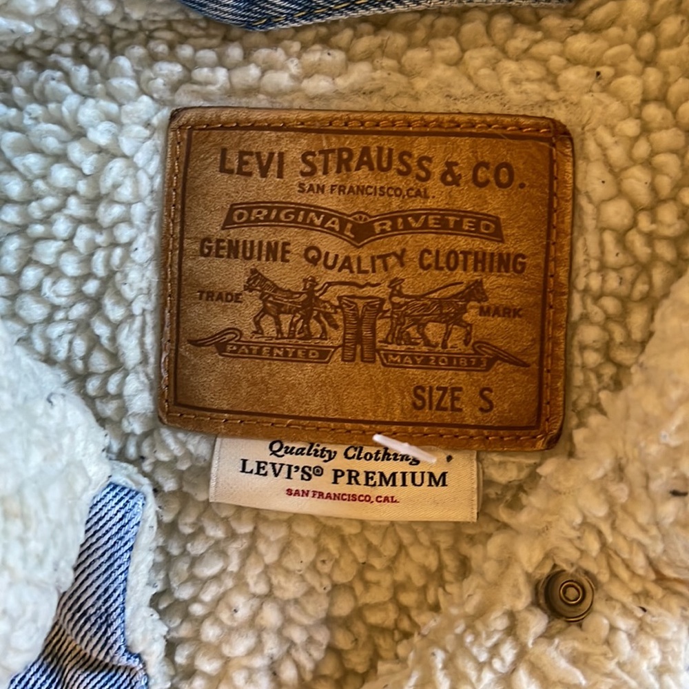 Levi's Shearling Jean Jacket - Small - image 3